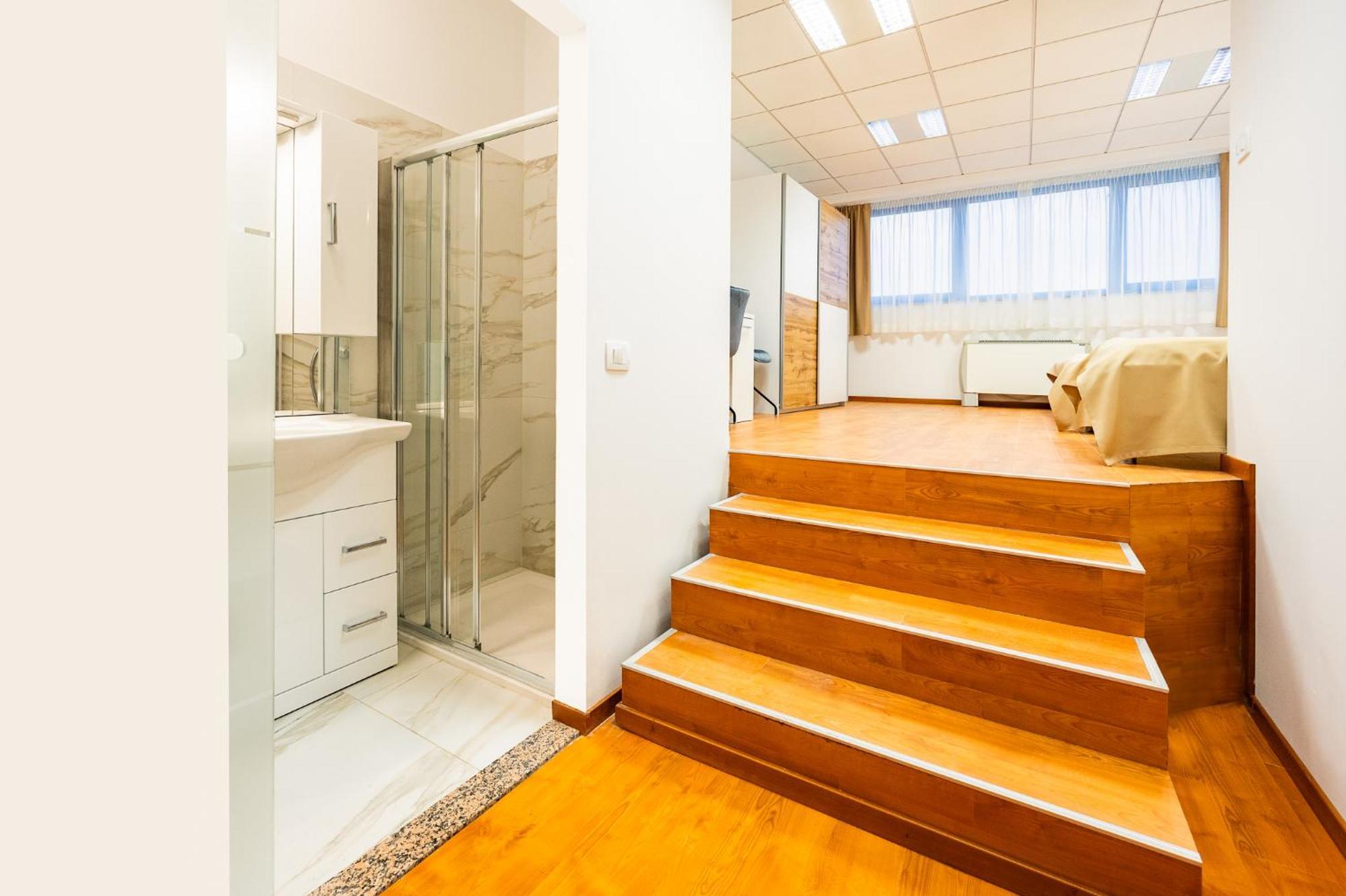 Garni Hotel Azul Kranj Zewnętrze zdjęcie