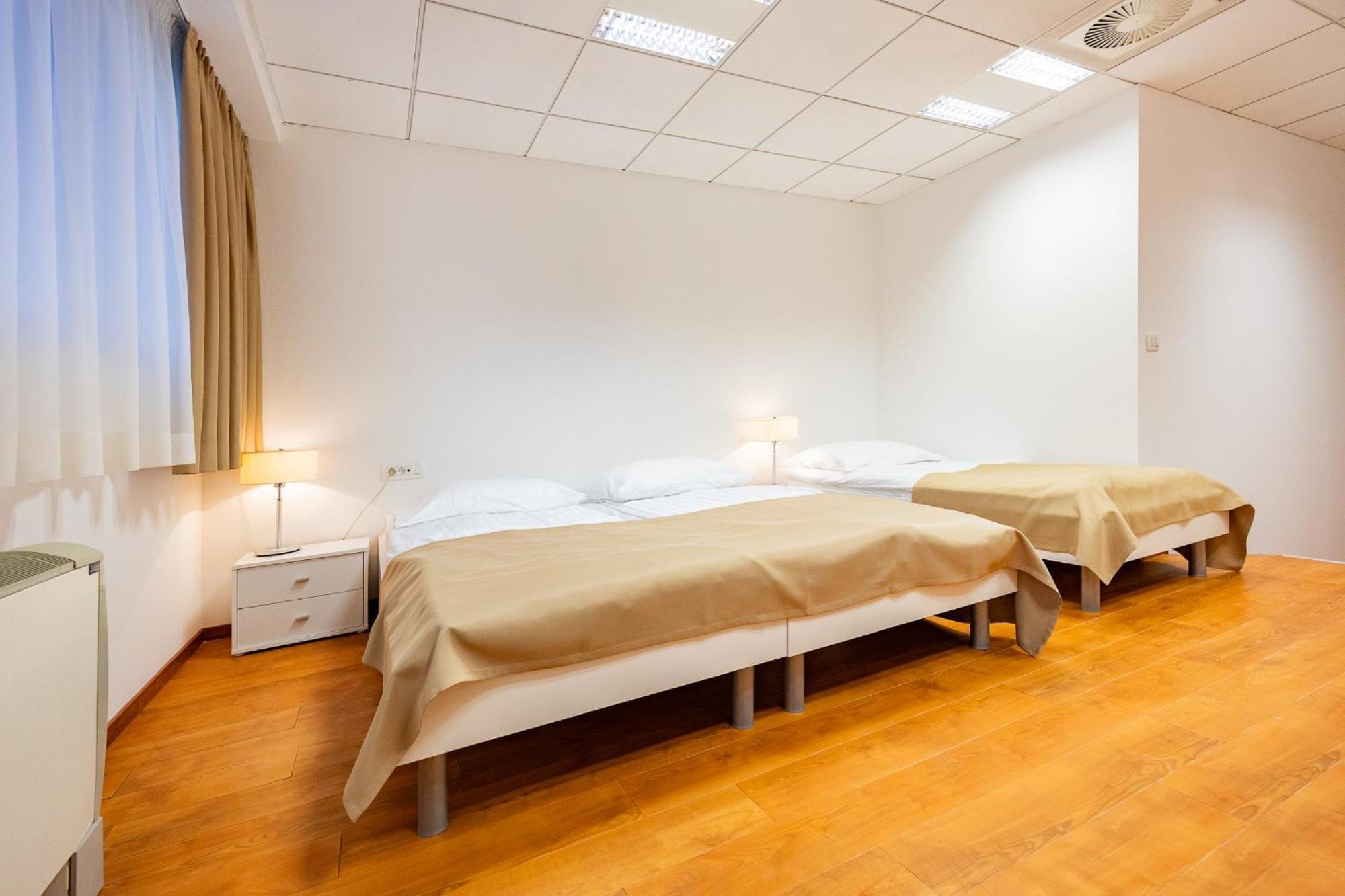 Garni Hotel Azul Kranj Zewnętrze zdjęcie