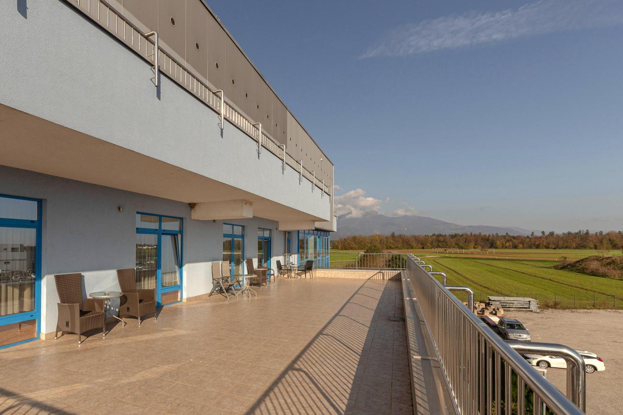 Garni Hotel Azul Kranj Zewnętrze zdjęcie