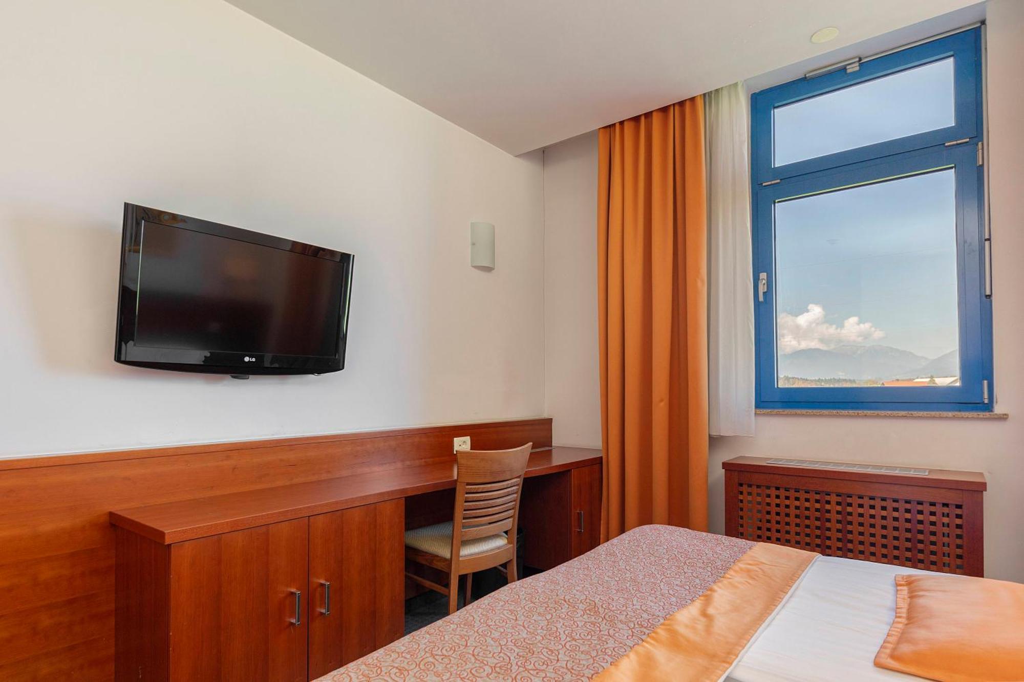 Garni Hotel Azul Kranj Zewnętrze zdjęcie