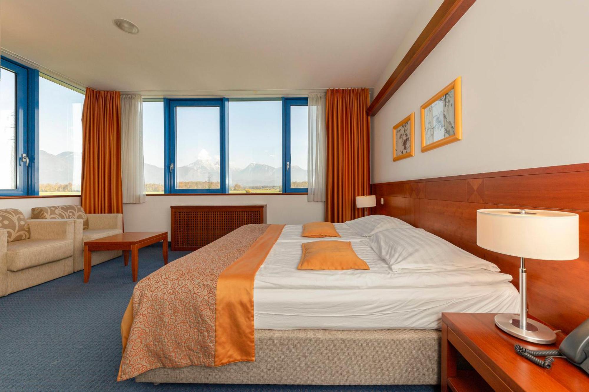 Garni Hotel Azul Kranj Zewnętrze zdjęcie