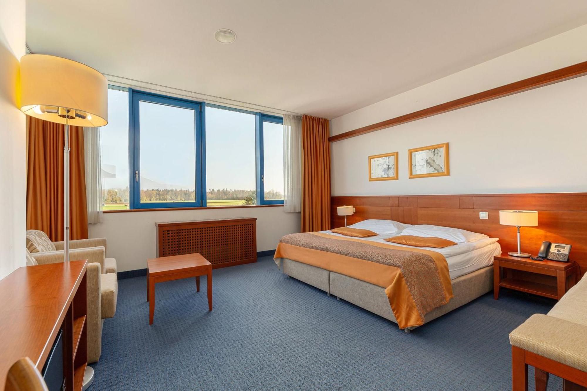 Garni Hotel Azul Kranj Zewnętrze zdjęcie