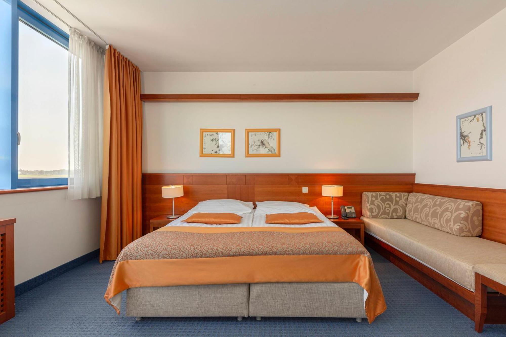 Garni Hotel Azul Kranj Zewnętrze zdjęcie