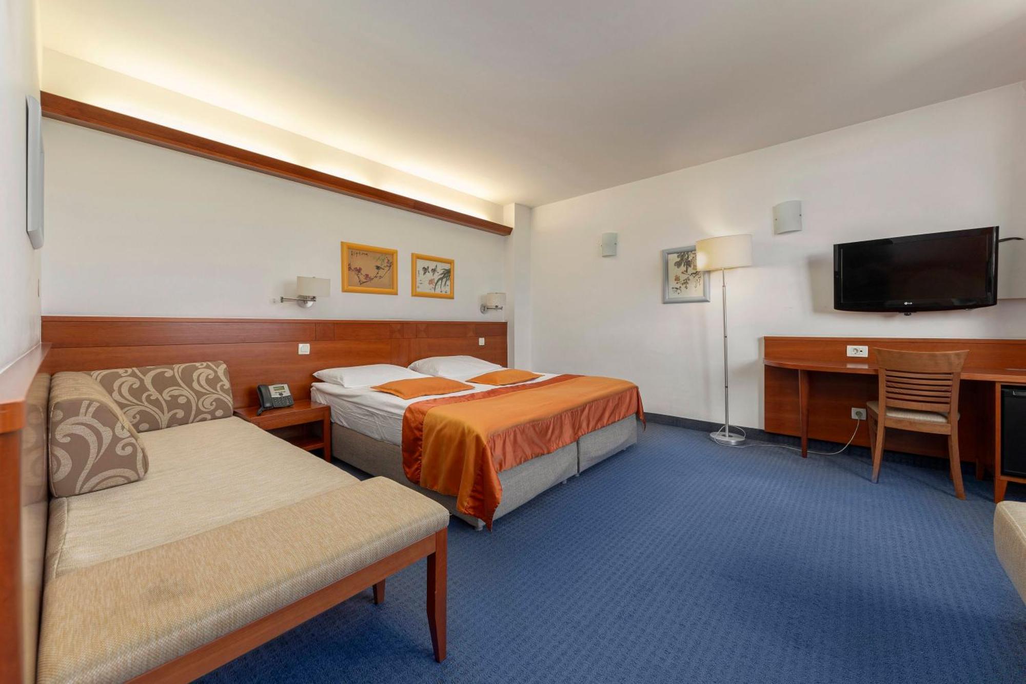 Garni Hotel Azul Kranj Zewnętrze zdjęcie