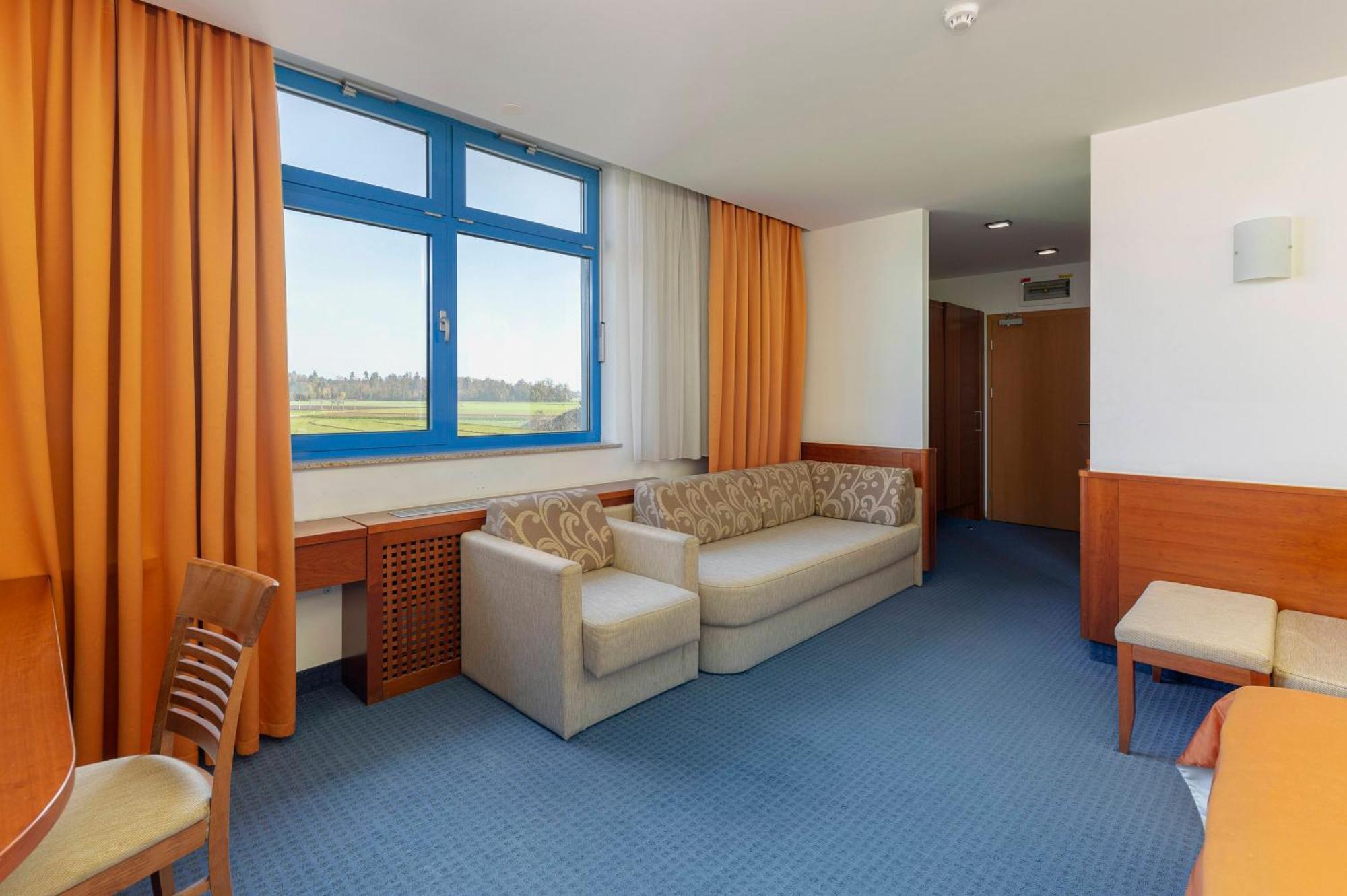 Garni Hotel Azul Kranj Zewnętrze zdjęcie