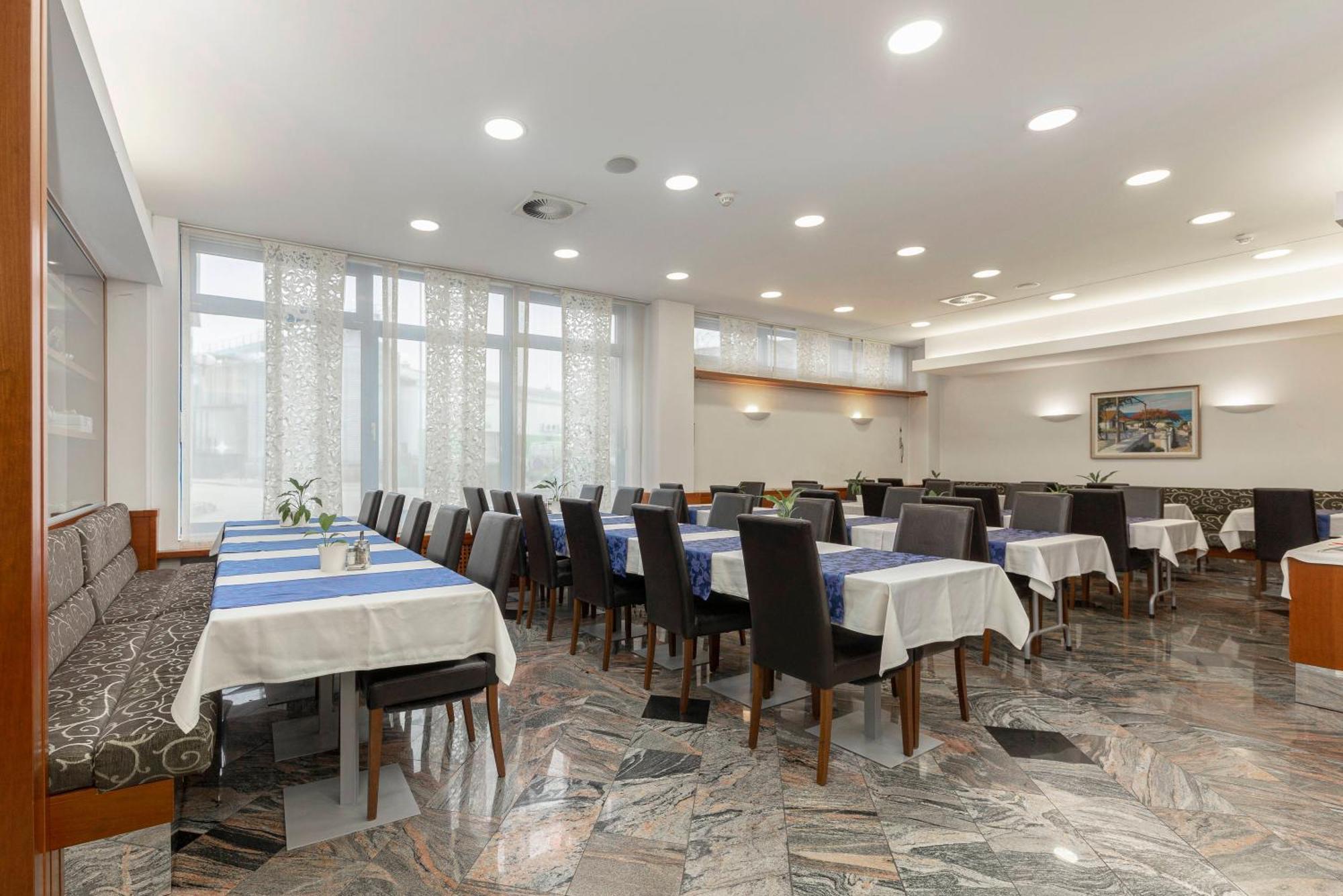 Garni Hotel Azul Kranj Zewnętrze zdjęcie